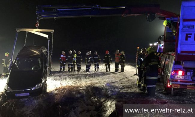 Foto 3, 03.03.2018, Technischer Einsatz - Verkehrsunfall mit mehreren eingeklemmten Personen