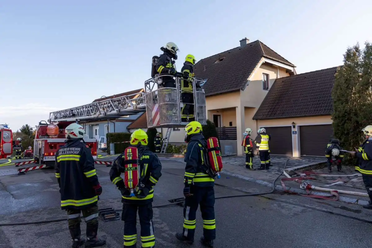 Foto 6, 21.11.2024, Brandeinsatz - Wohnhausbrand in Zellerndorf Foto 6, 21.11.2024, Brandeinsatz - Wohnhausbrand in Zellerndorf
