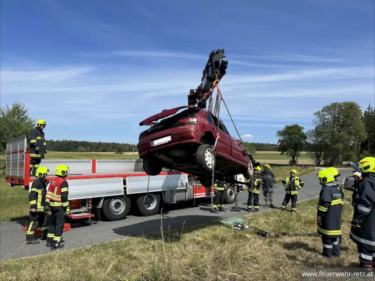 Foto 5, 24.08.2026, Technischer Einsatz - Fahrzeugbergung Foto 5, 24.08.2026, Technischer Einsatz - Fahrzeugbergung
