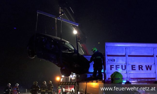 Foto 4, 03.03.2018, Technischer Einsatz - Verkehrsunfall mit mehreren eingeklemmten Personen