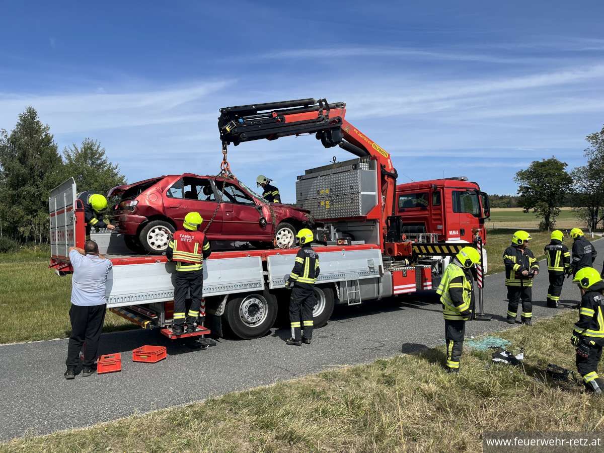 Foto 6, 24.08.2026, Technischer Einsatz - Fahrzeugbergung