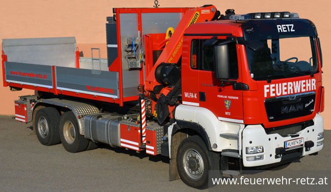 Foto 1, 06.10.2020, Technischer Einsatz - Bergung einer fahrbaren Ausschubleiter Foto 1, 06.10.2020, Technischer Einsatz - Bergung einer fahrbaren Ausschubleiter