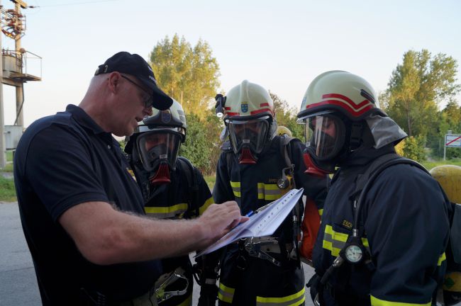 Foto 1, 31.08.2017, NASÜ - Normierte Atemschutzübung im Feuerwehrabschnitt Retz - 2 Trupps waren im Einsatz